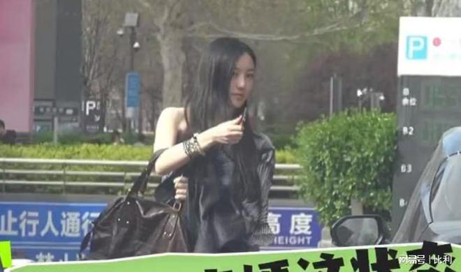 酒打麻将”的王菲确实是个很好的妈妈麻将胡了app李嫣近况证明“抽烟喝(图16)